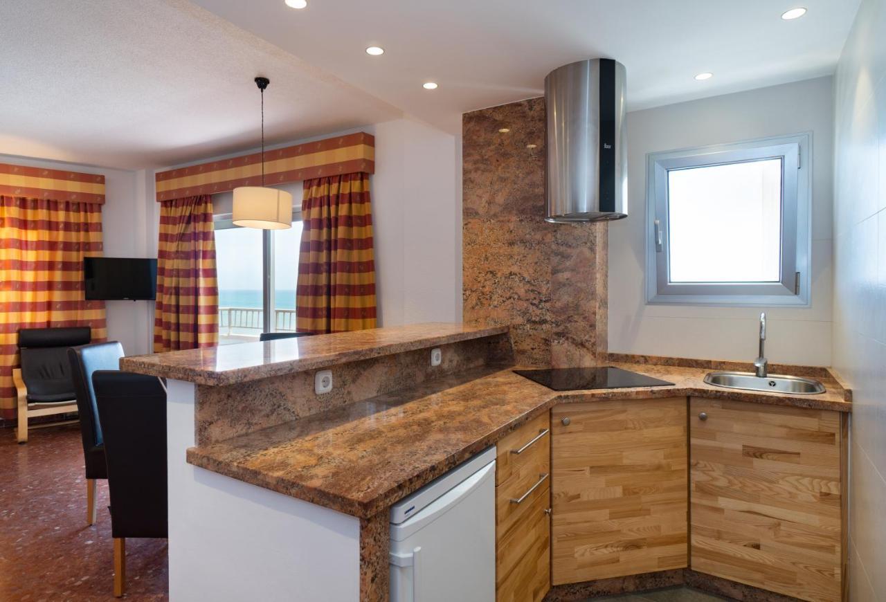 Hotel Apartamentos Bajondillo ตอร์เรโมลิโนส ภายนอก รูปภาพ Kitchen