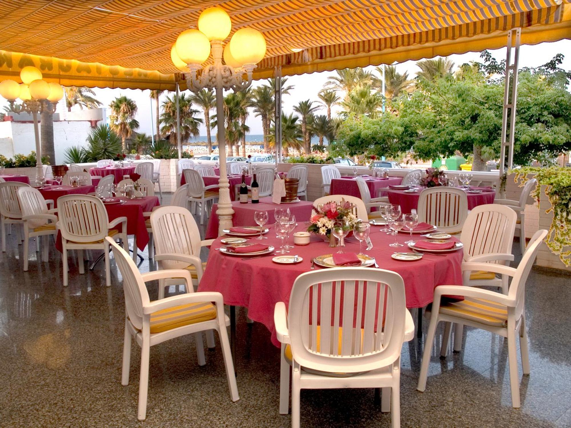 Hotel Apartamentos Bajondillo ตอร์เรโมลิโนส ร้านอาหาร รูปภาพ Restaurant