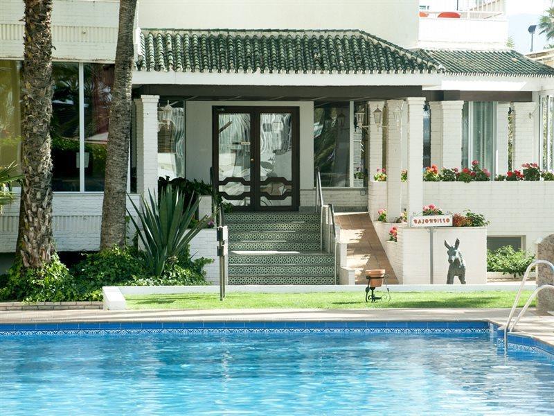 Hotel Apartamentos Bajondillo ตอร์เรโมลิโนส ภายนอก รูปภาพ The house where the first meeting of the group was held.