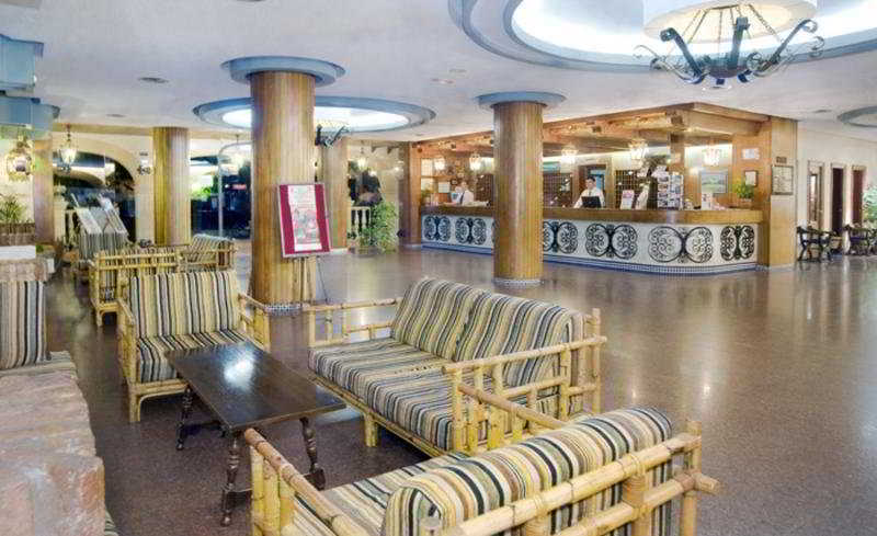 Hotel Apartamentos Bajondillo ตอร์เรโมลิโนส ภายนอก รูปภาพ Reception