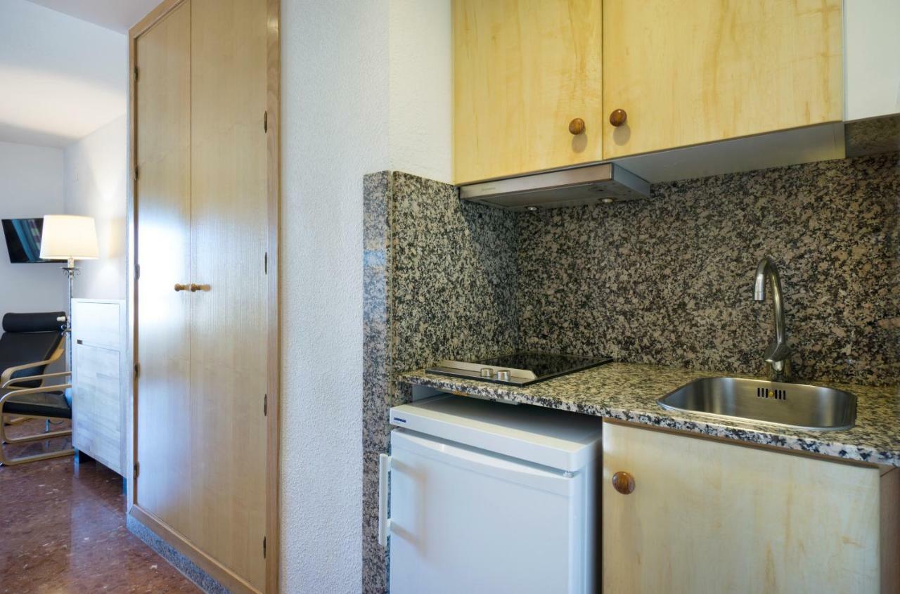 Hotel Apartamentos Bajondillo ตอร์เรโมลิโนส ภายนอก รูปภาพ